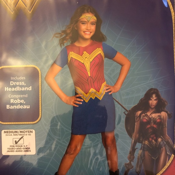 Wonder Woman Costume. Medium. 8/10. NEW - Picture 1 of 4